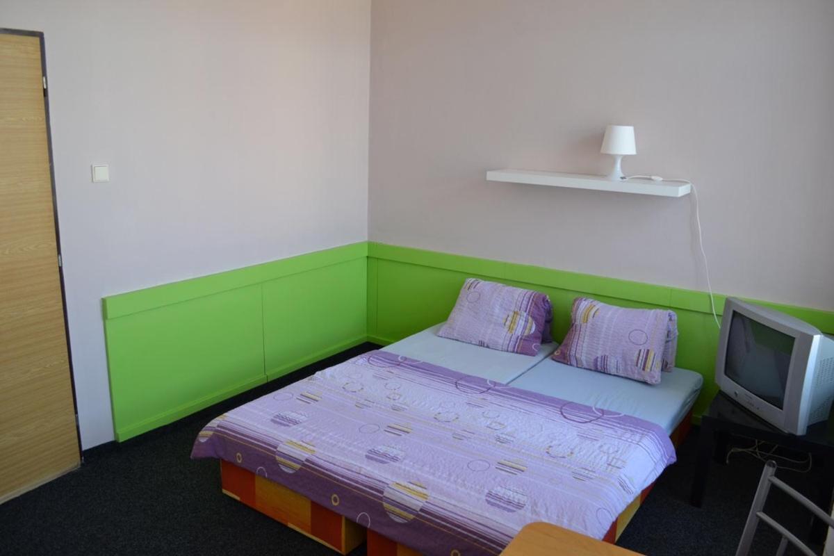 Onefam Arbes Auberge de jeunesse *