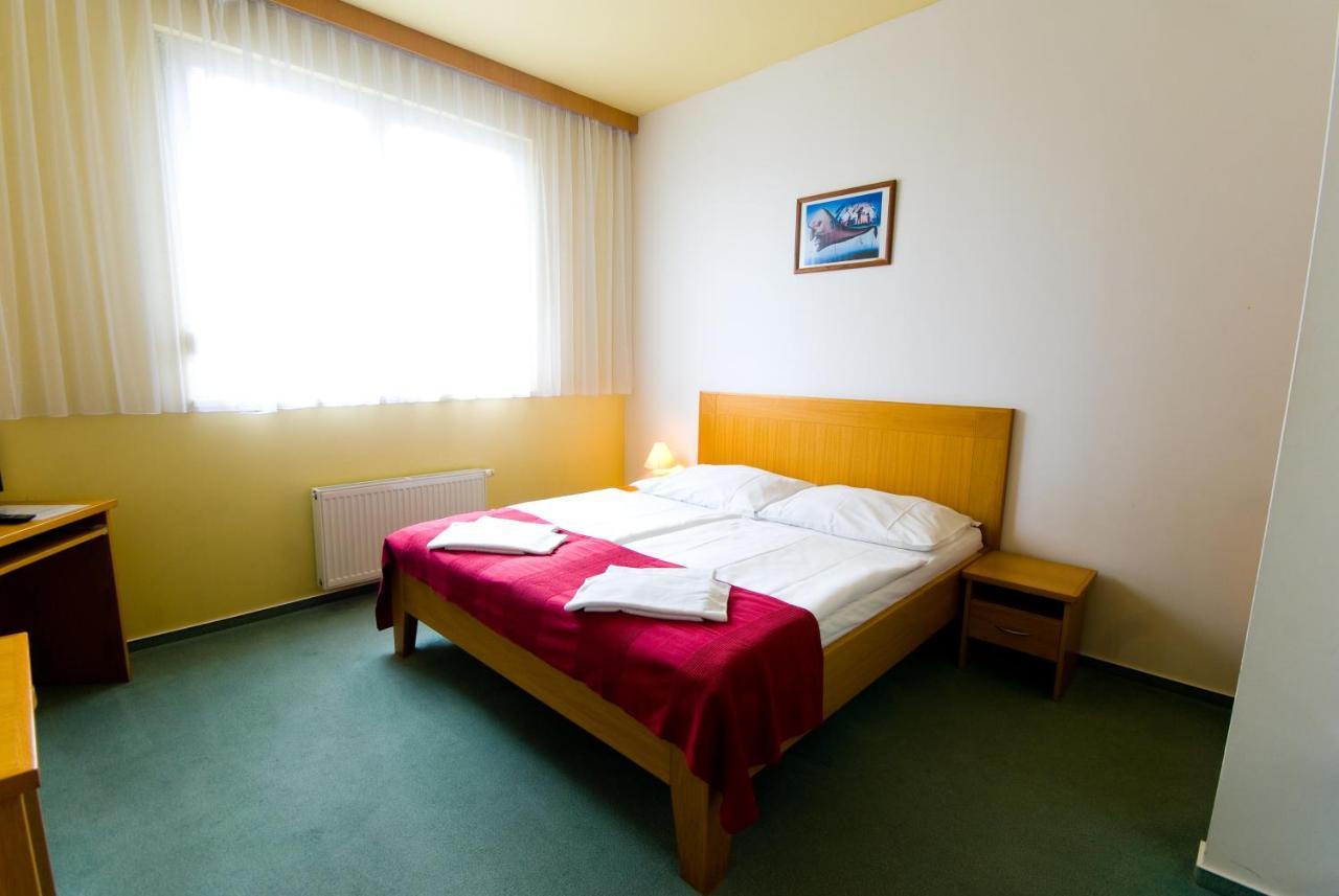 Smaragd Hotel 3*