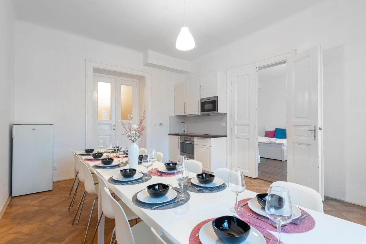 Tesnov Grande Apartamento Praga