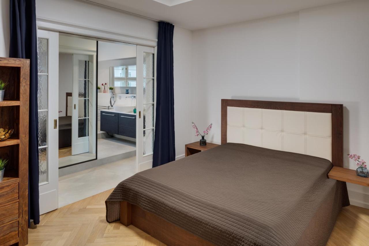 39 Dlouha Old Town Apartment Prague