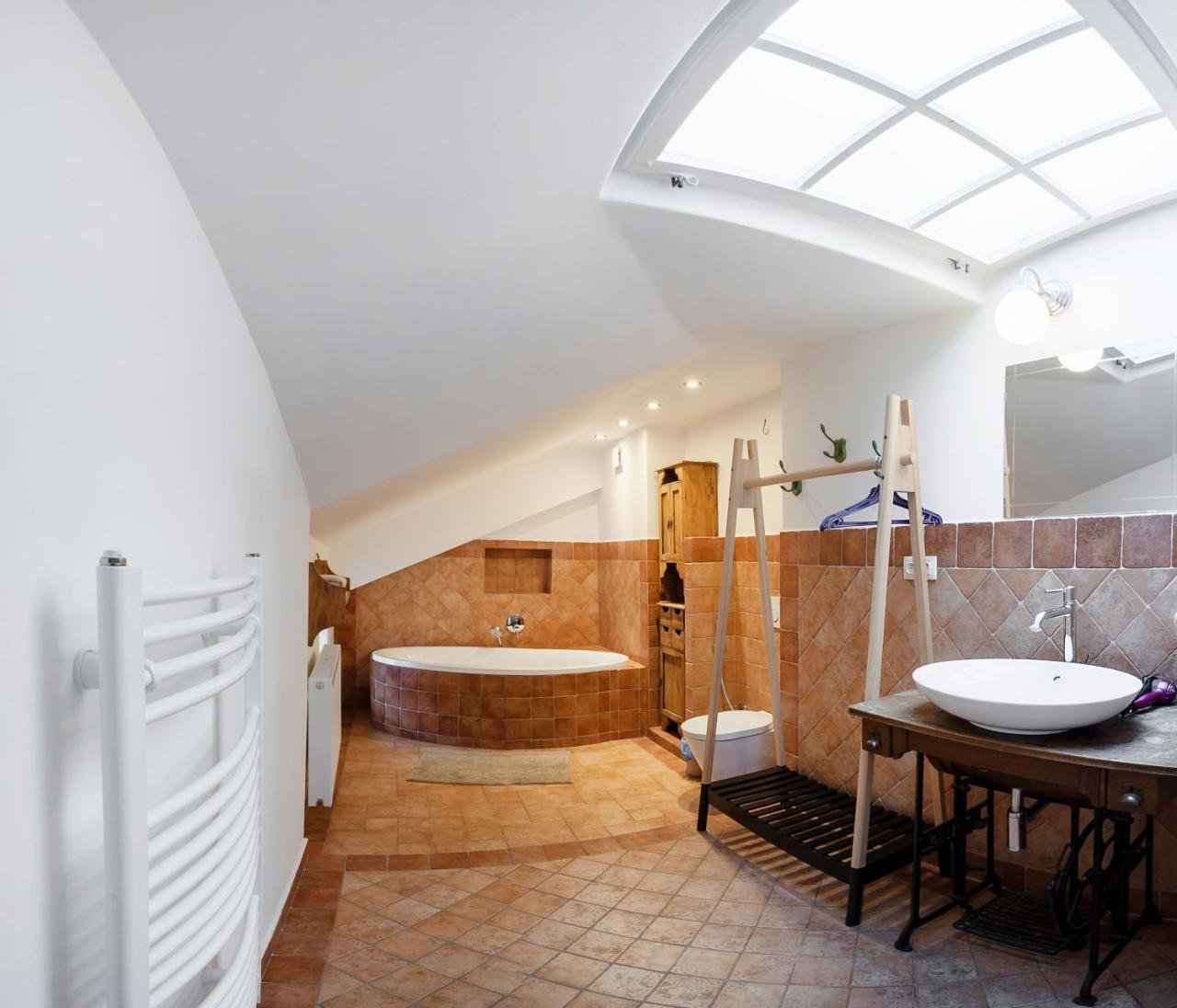 Golden Sheep Apartments Near Charles Bridge Prague