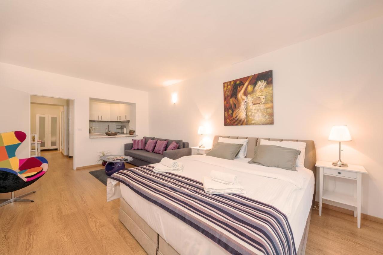 Aparthotel Rohacova 3*