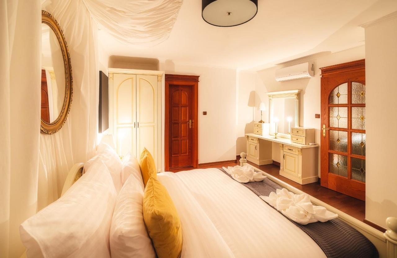 Apartment 5br 2bath Masarykovo Nabrezi Prague