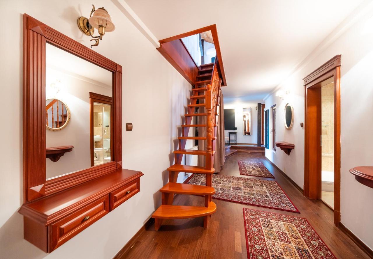 5br 2bath Masarykovo Nabrezi *