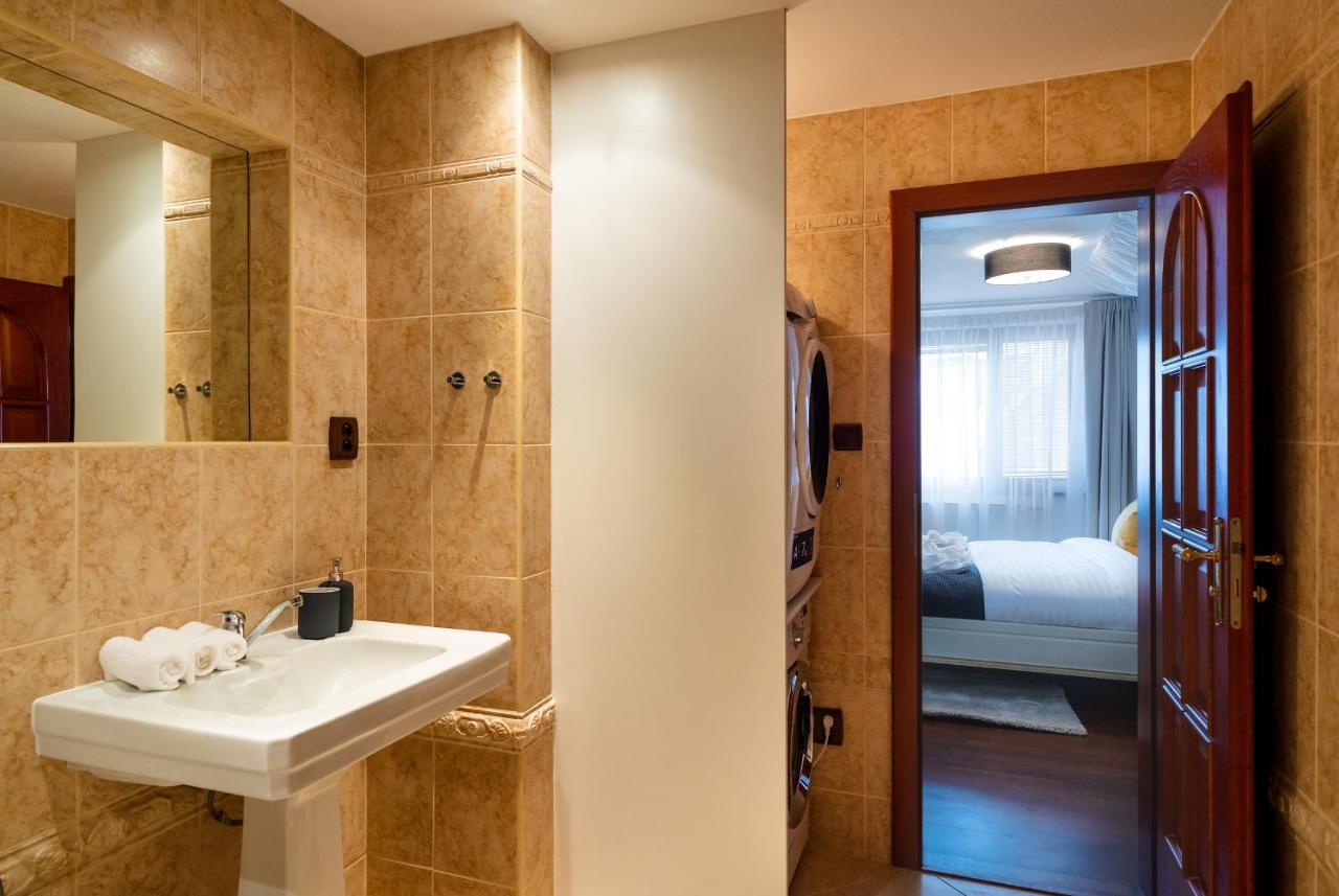 5br 2bath Masarykovo Nabrezi *