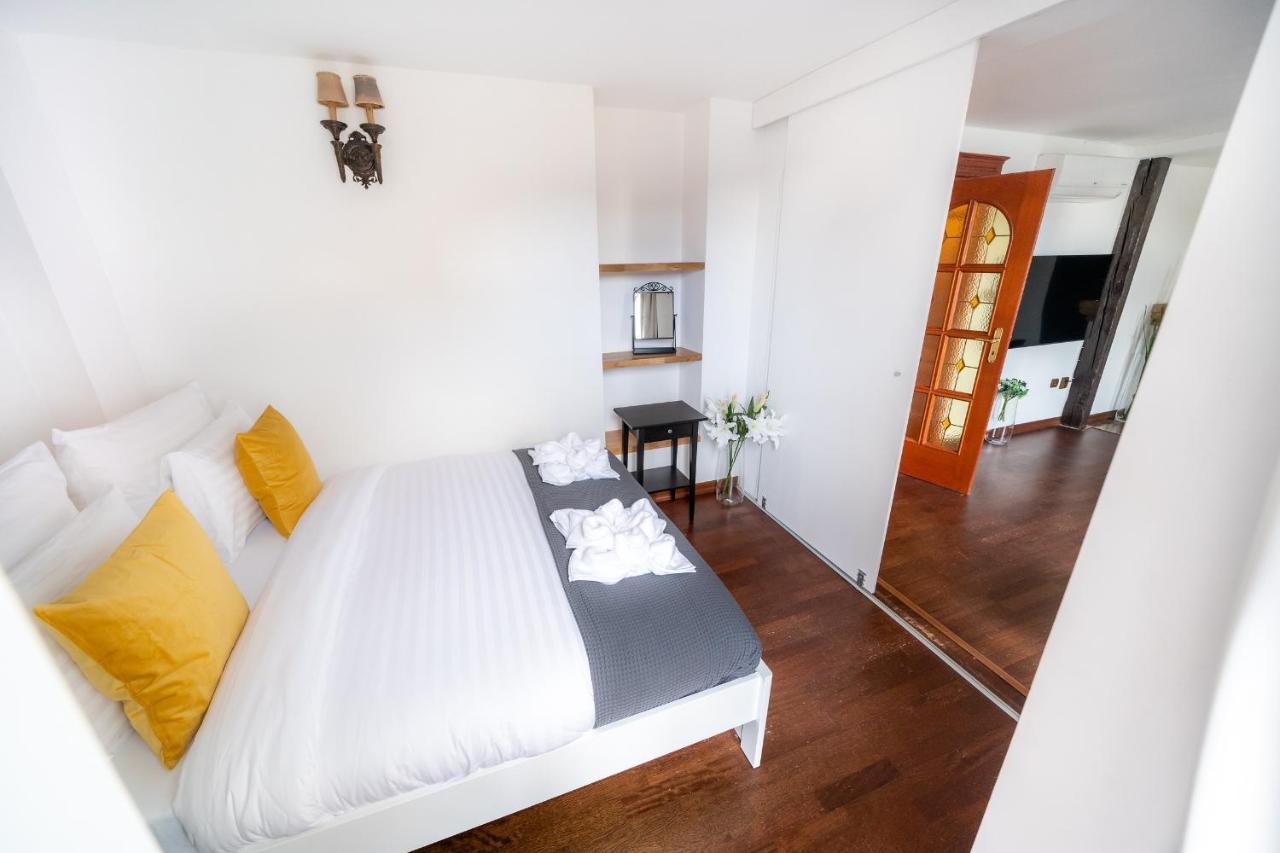 Apartment 5br 2bath Masarykovo Nabrezi