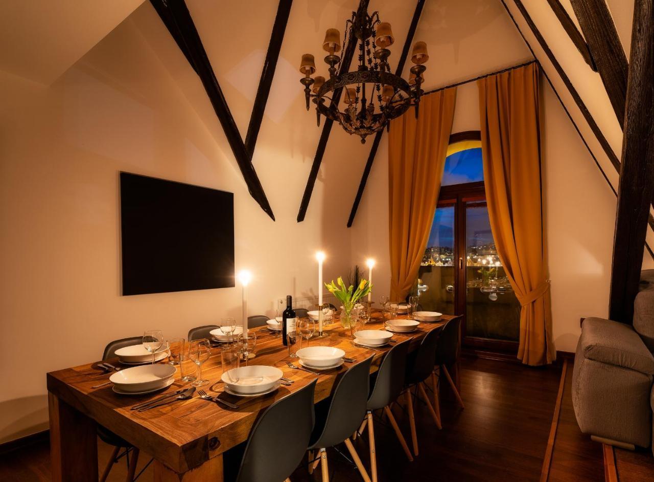 5br 2bath Masarykovo Nabrezi Apartment *