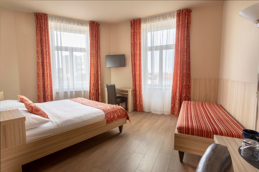 Centre Plaza Hotel