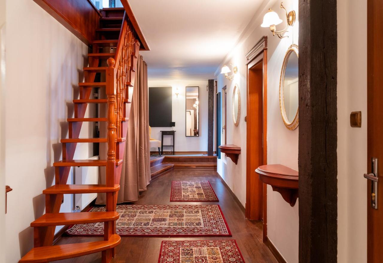 5br 2bath Masarykovo Nabrezi Apartment Prague