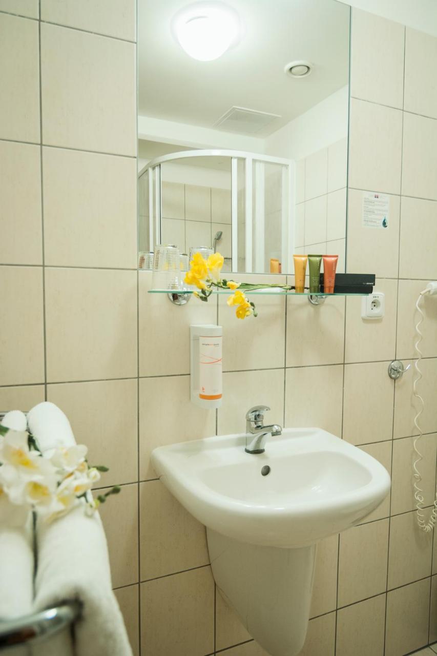 Otel Inos 3*