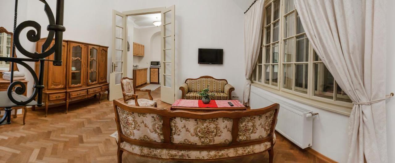 Golden Sheep Apartments Near Charles Bridge Apartment *