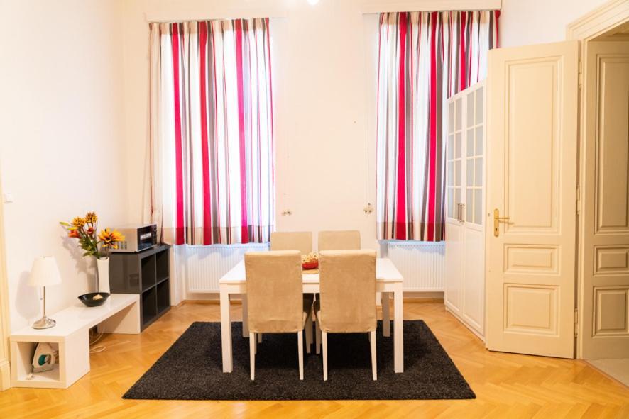 Feel Good Apartment