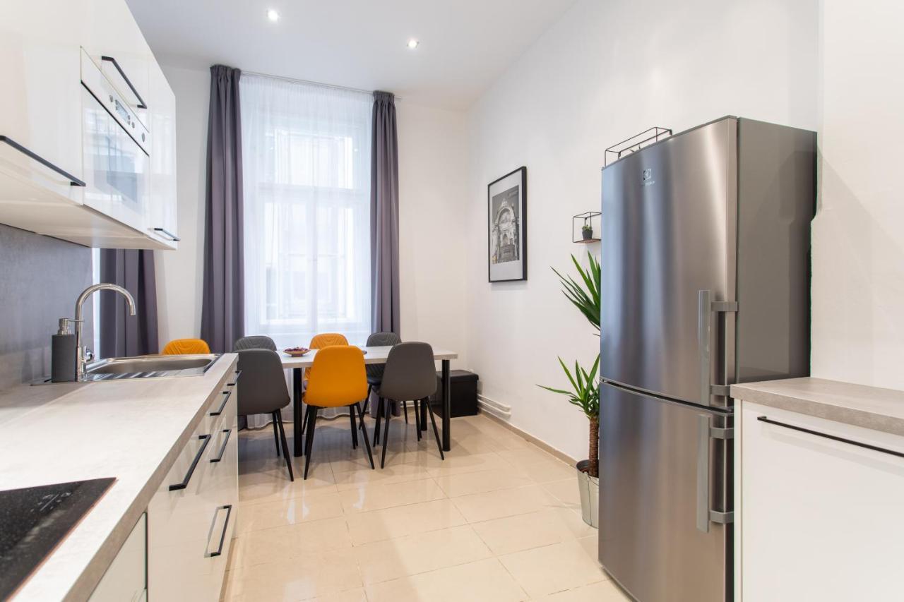 Spacious Near The River *