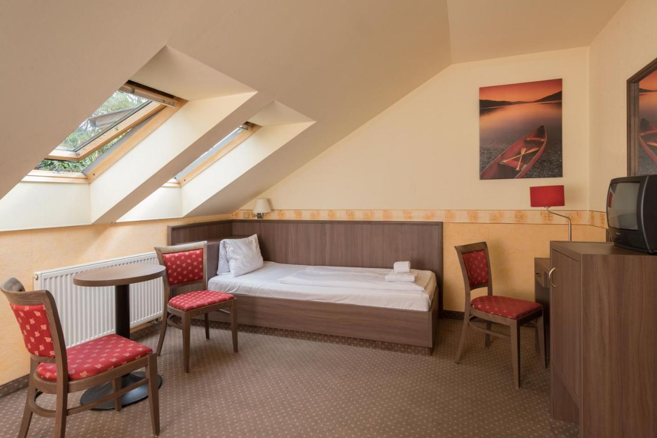 Ostruvek Hotel