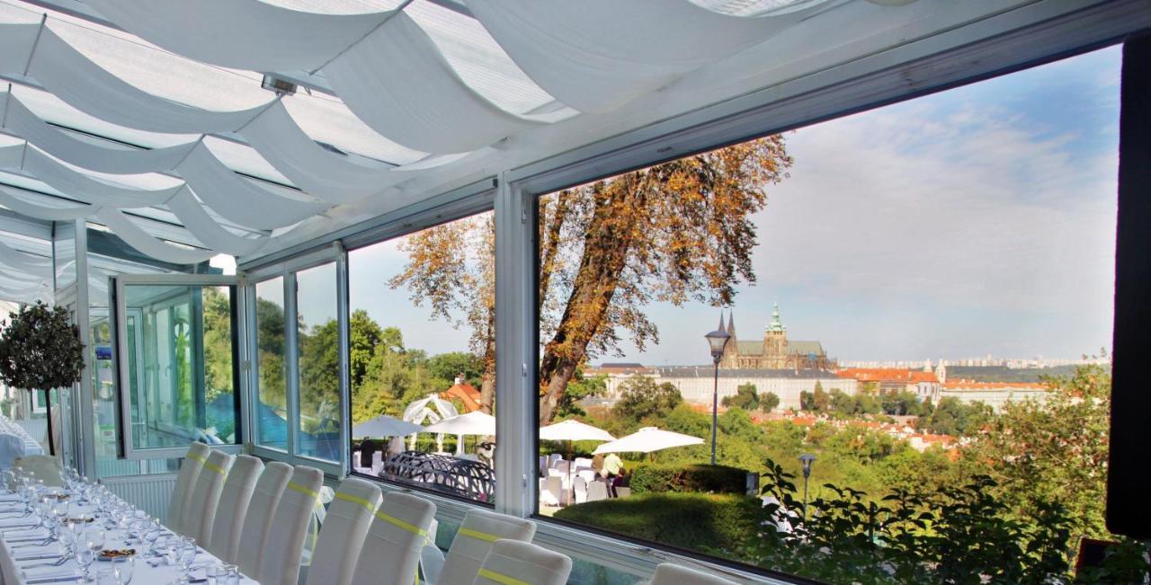 Apartment Nebozizek A Restaurant Prague