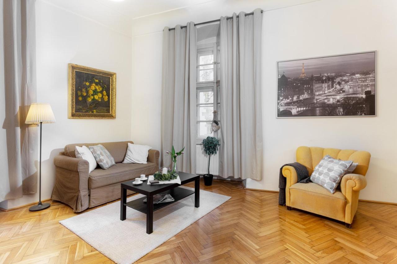 Classy Charles Bridge Apartment Prague