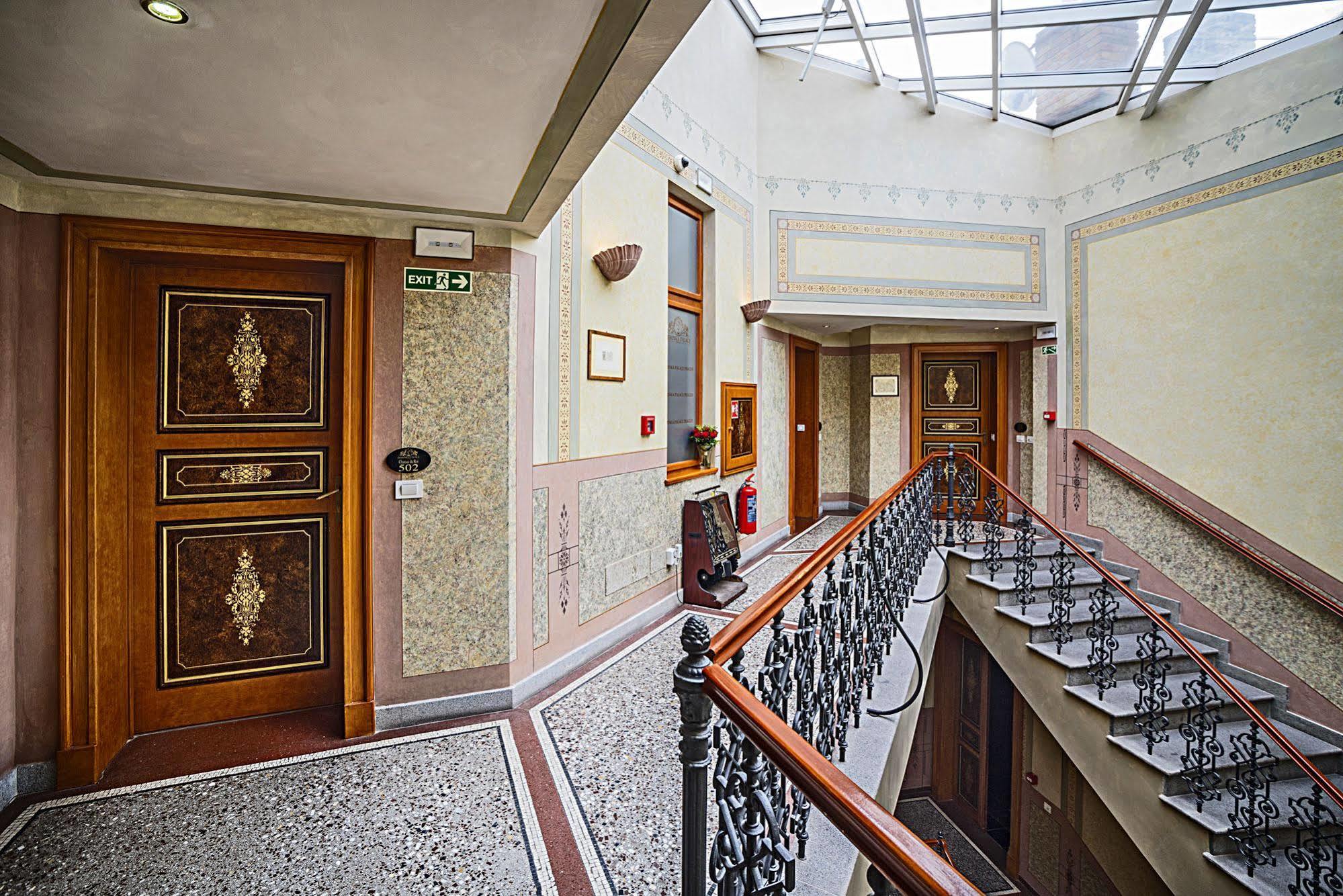 Hotel Deminka Palace 4*