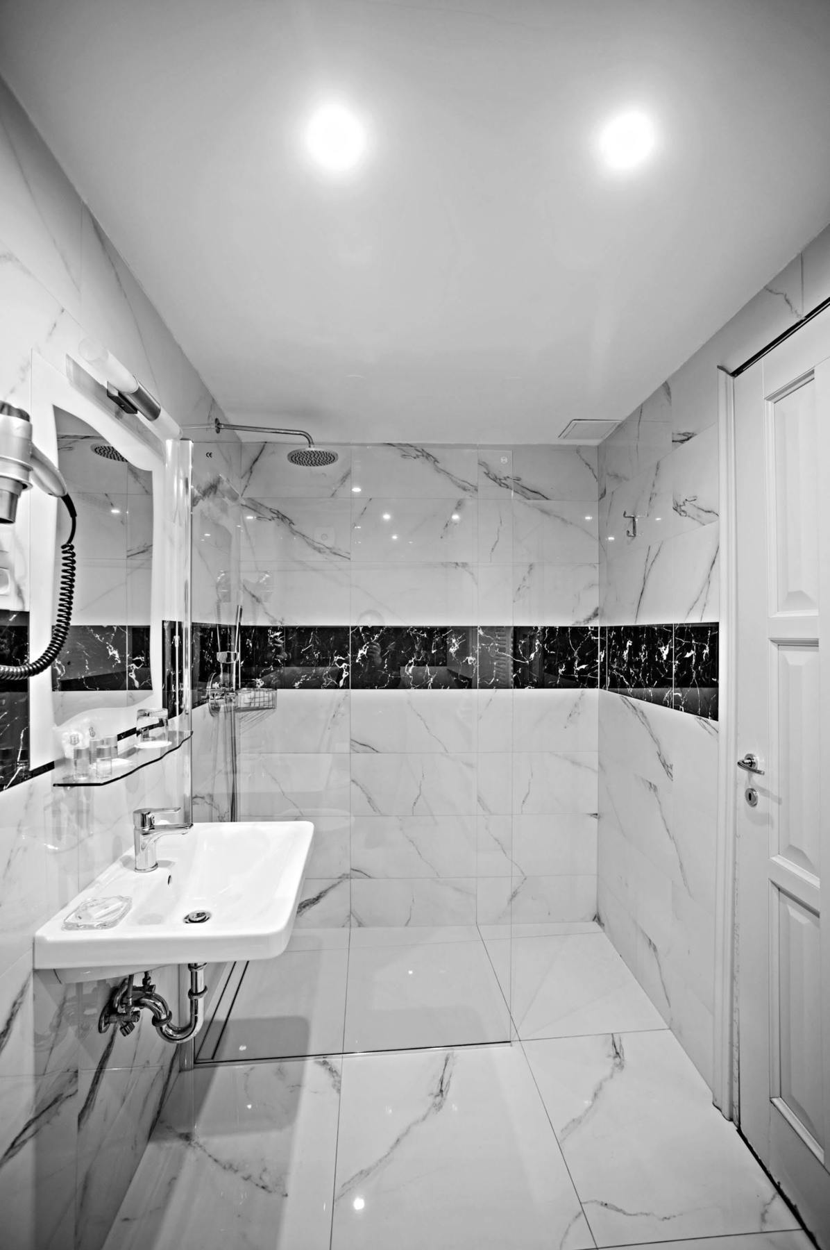 Deminka Palace Hotel 4*