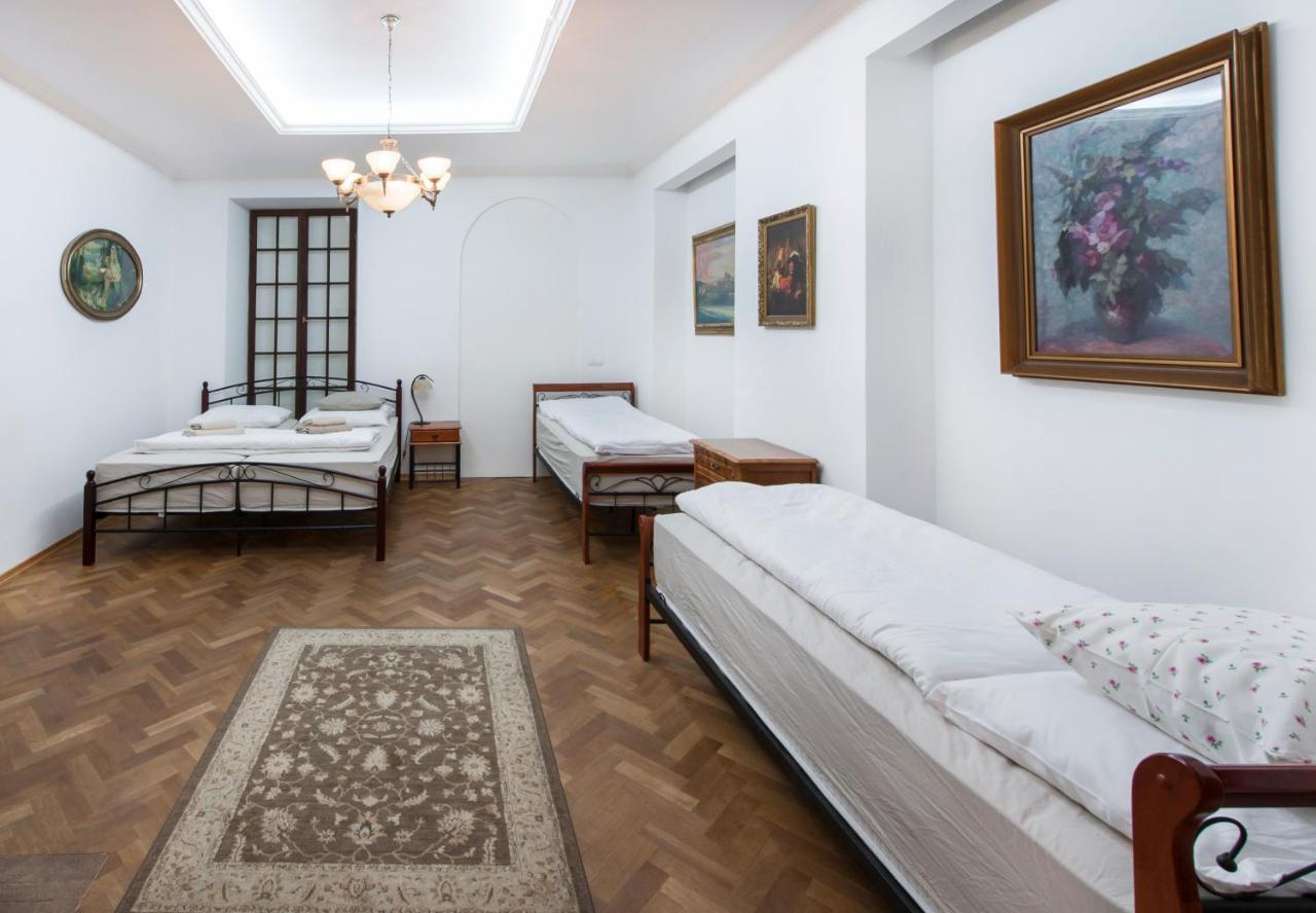 Golden Sheep Apartments Near Charles Bridge * Prague