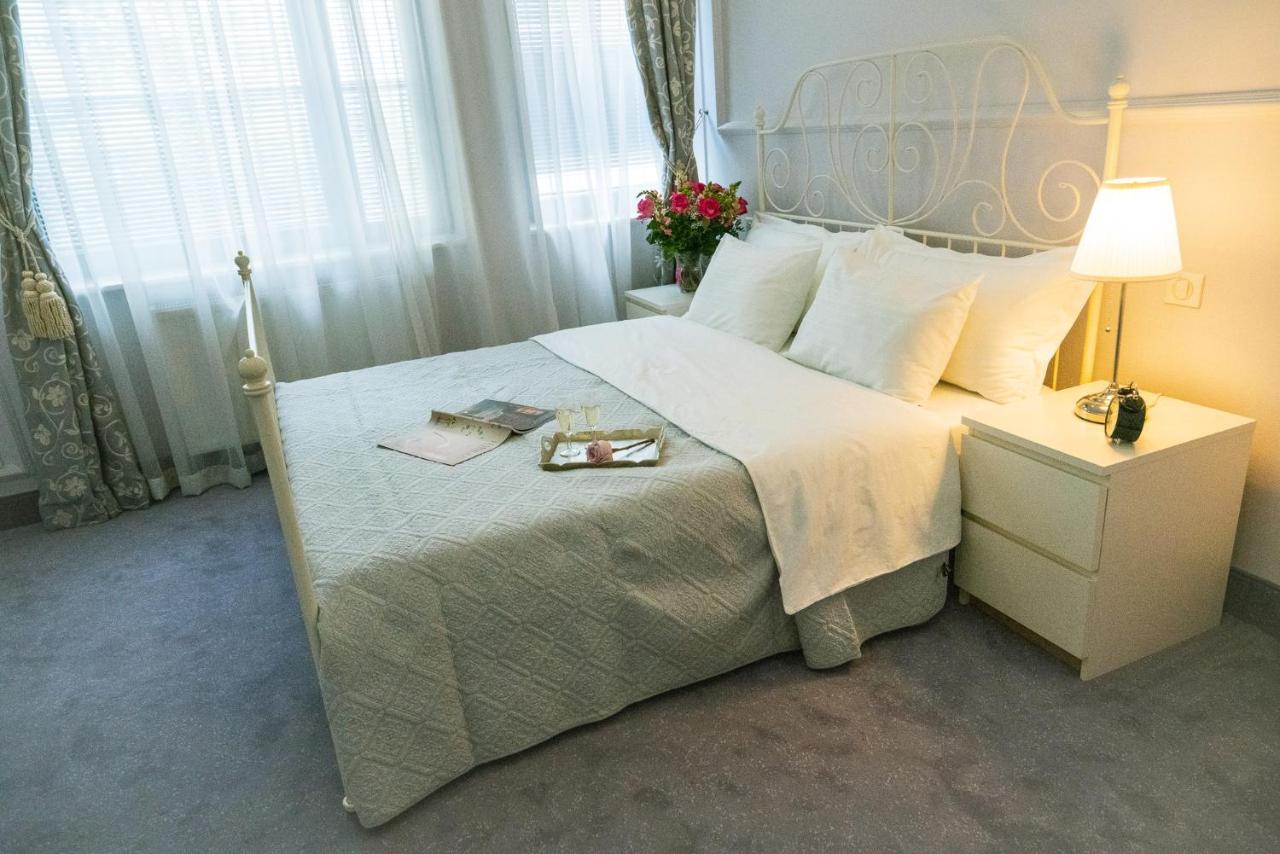 Almandine Aparthotel Praga