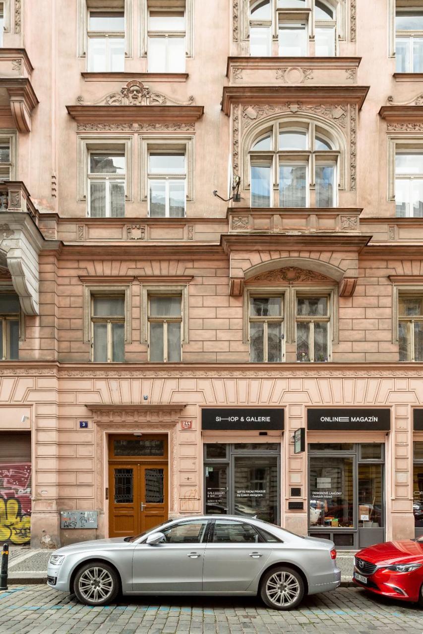 Spacious Near The River