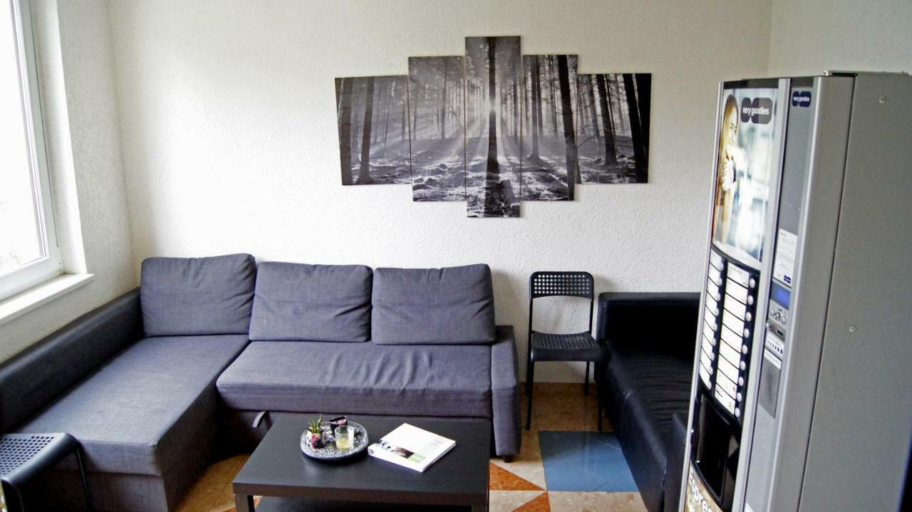 Hostel Km House Cerny Most Prague