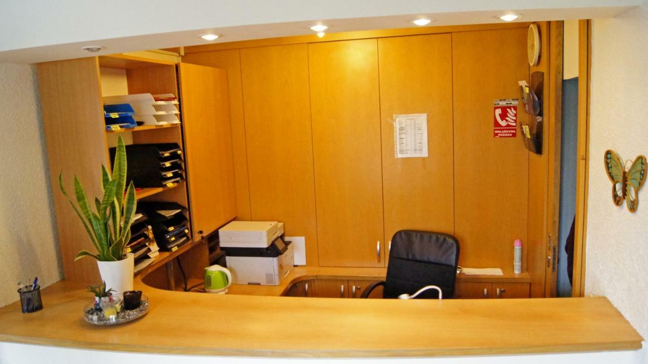 Km House Cerny Most Hostel