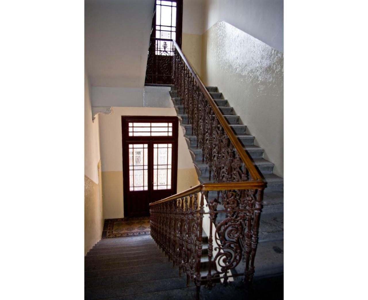 Apartments In Mala Strana - 10 Minutes From Charles Bridge Apartment *