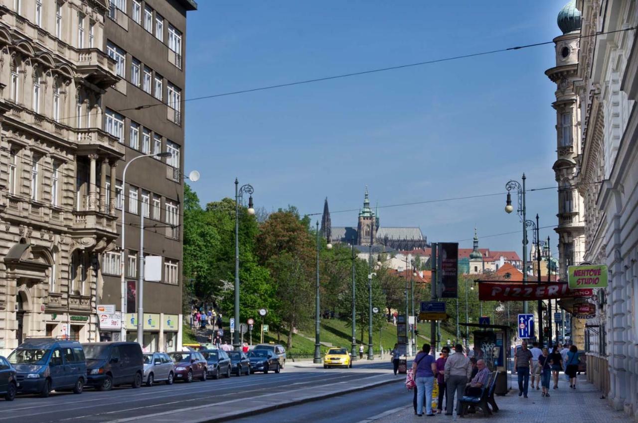 Apartments In Mala Strana - 10 Minutes From Charles Bridge