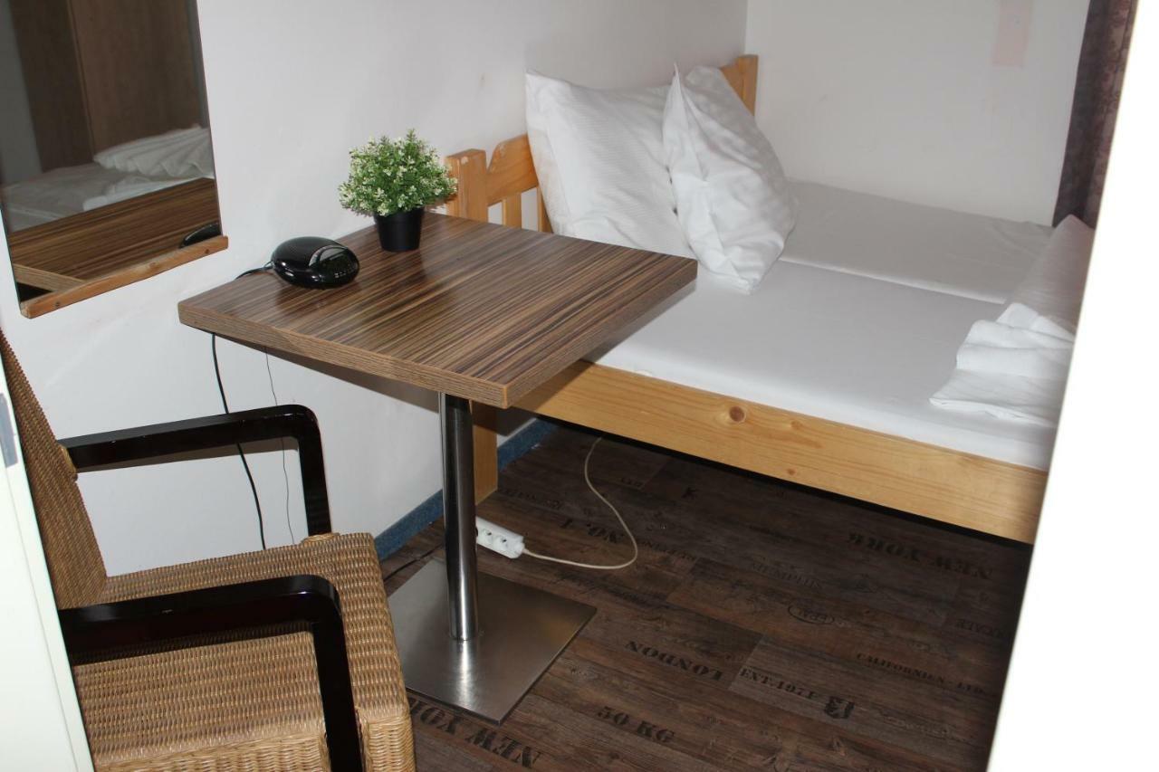 Couette-café Club 2*