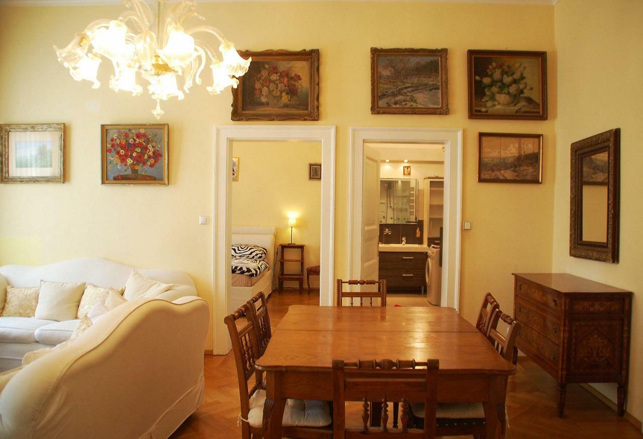 Melantrichova Apartment *