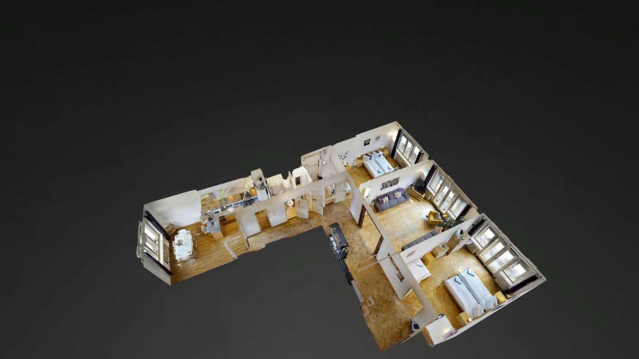 With 2 Bathrooms Apartment Prague