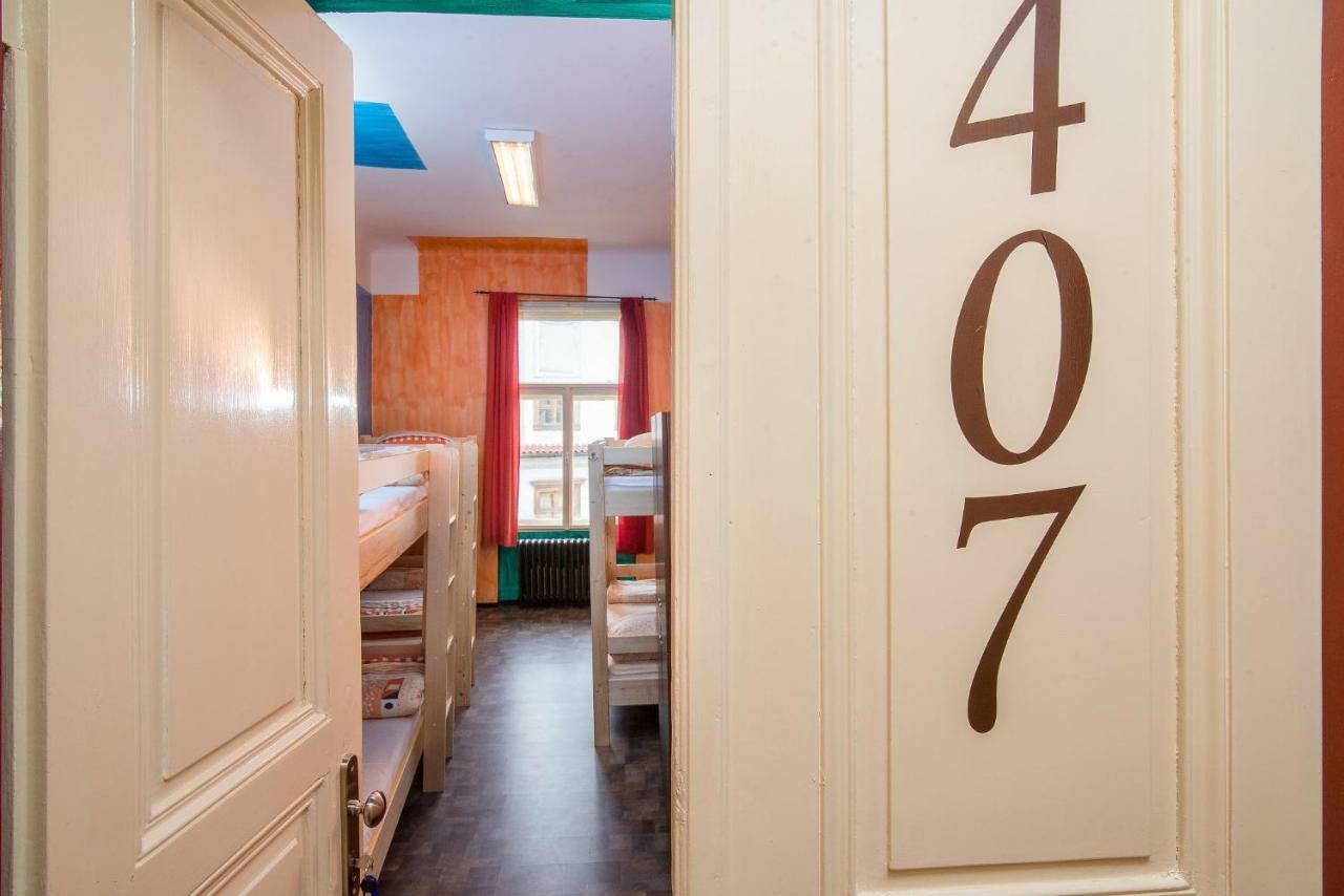 Spot Hostel *