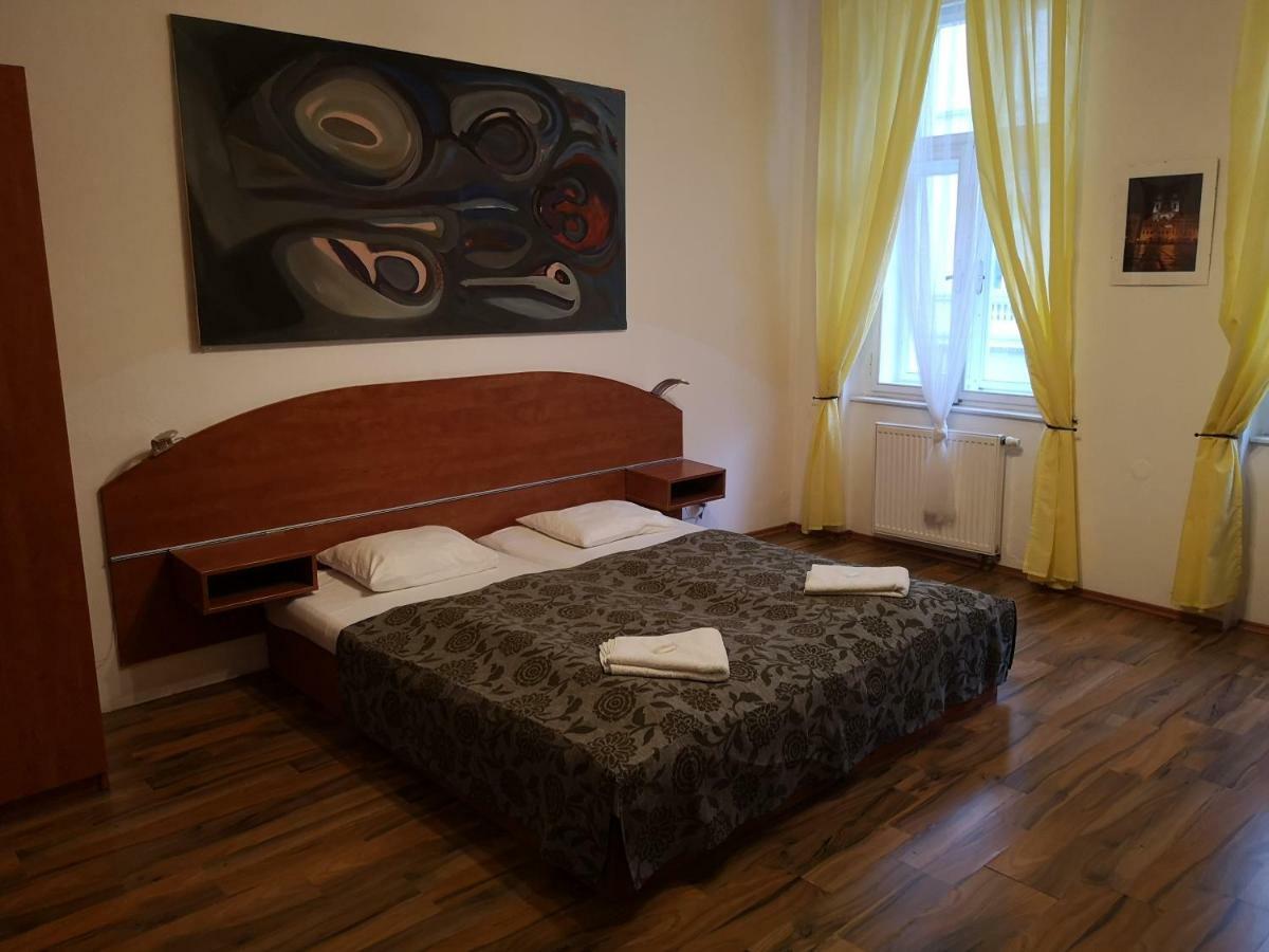 Aparthotel Auspicie 3*