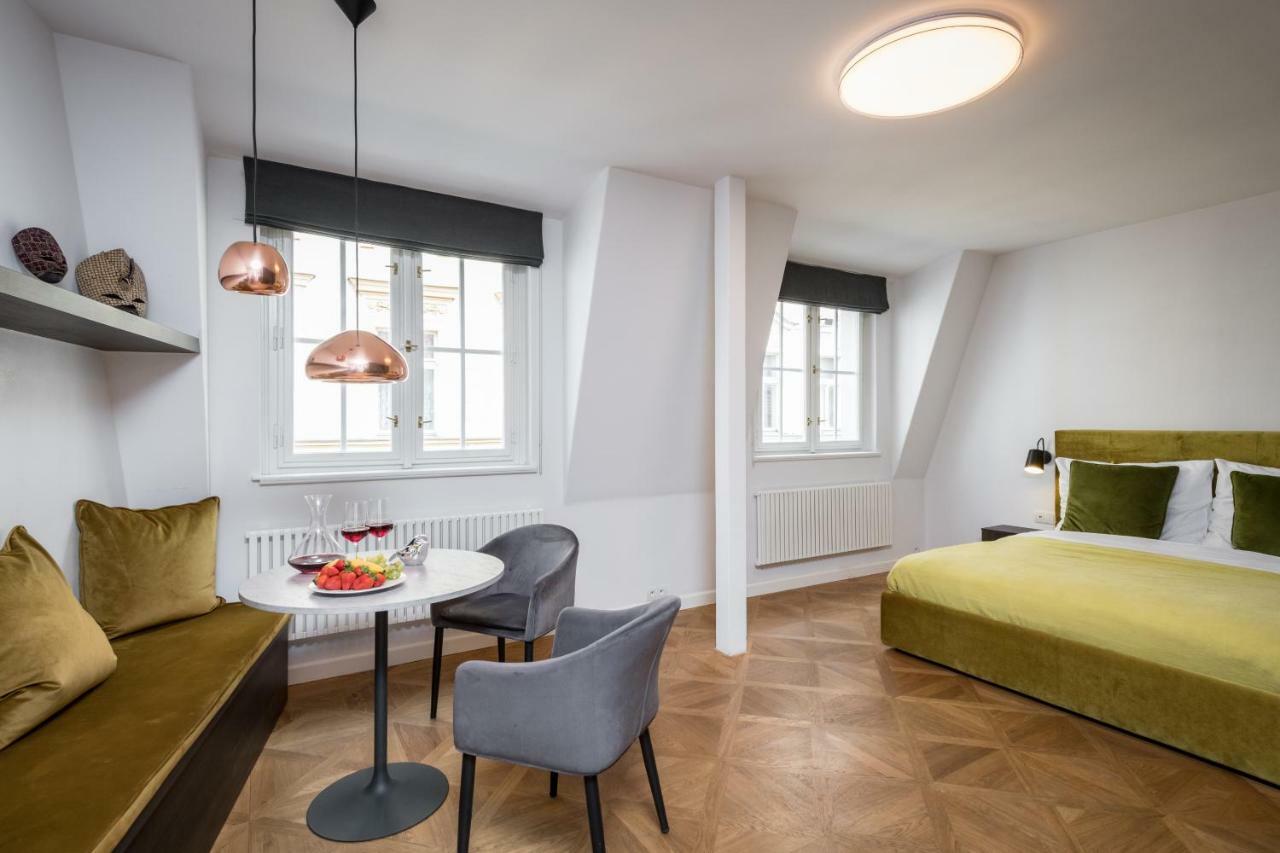 Exclusive Old Town Near Charles Bridge Prag