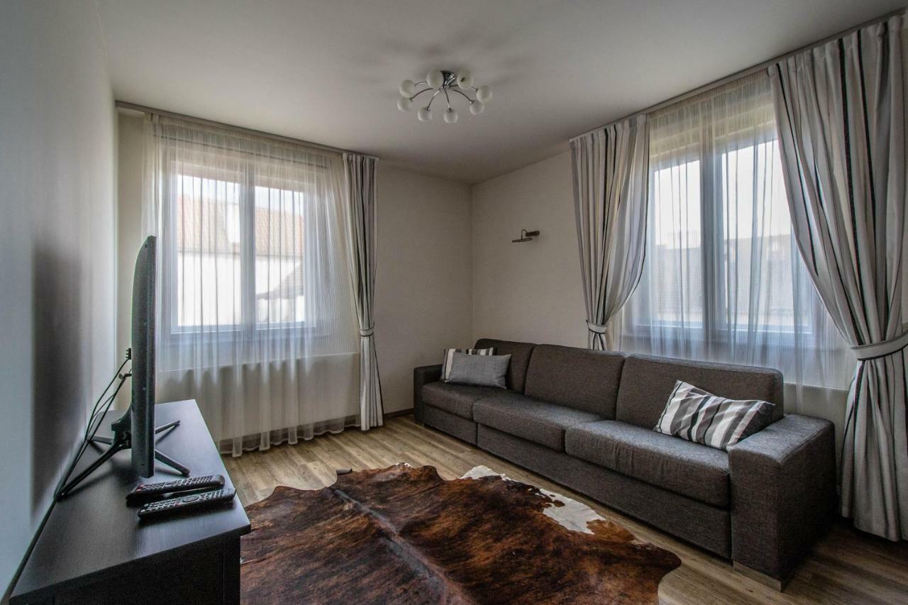 Unique Charles Bridge 2bdr Apartment. Appartement *