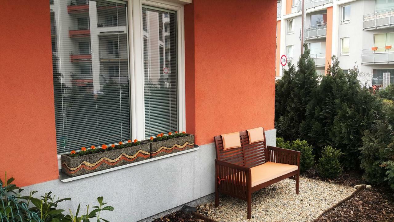 Bastien Near Airport Apartment Prague