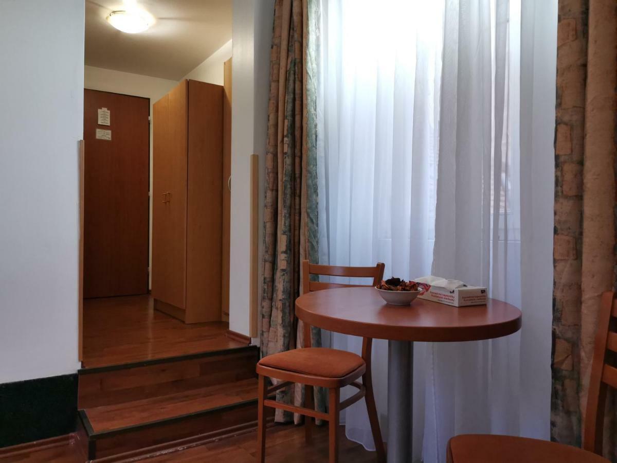 Aparthotel Auspicie 3*