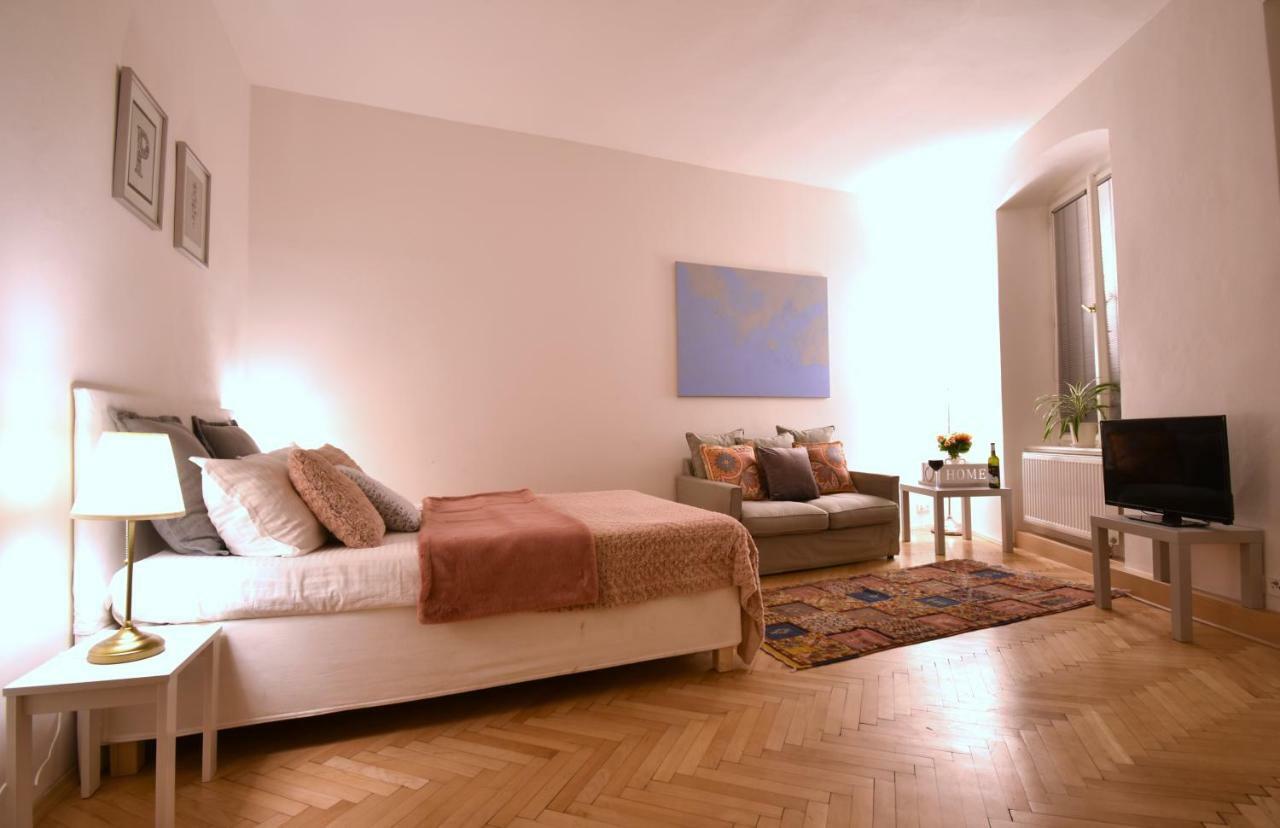 Charming Old Town Centre Studio Apartment