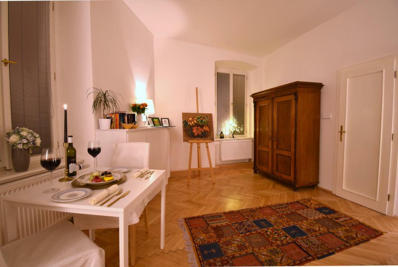Apartment Charming Old Town Centre Studio