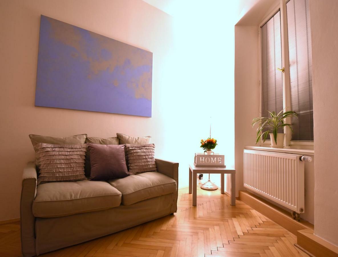 Apartment Charming Old Town Centre Studio