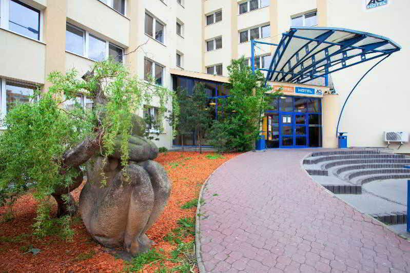 Hostel A&o Metro Strizkov *