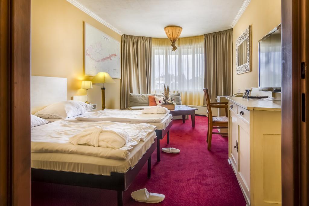 St. Tropez Hotel 4*