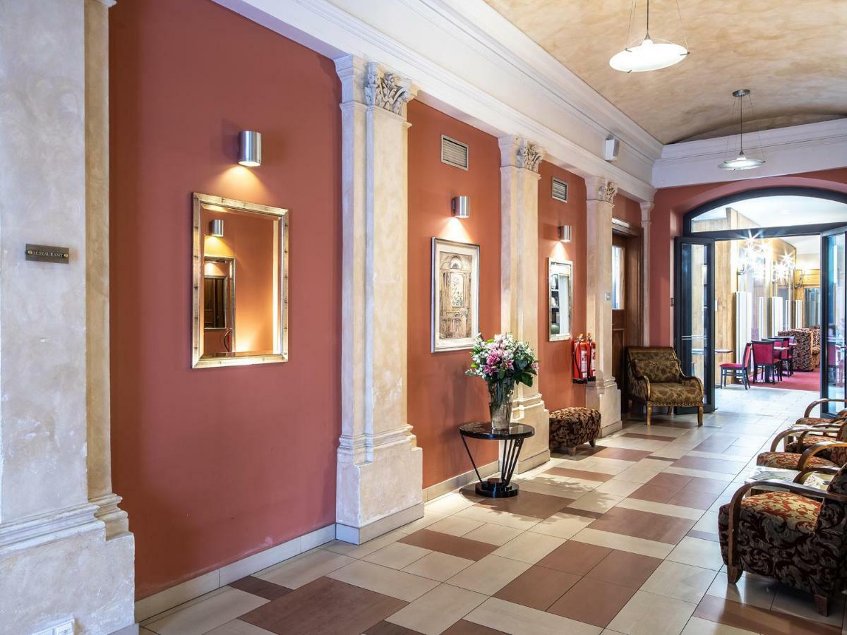 Ea Embassy 4* Prague