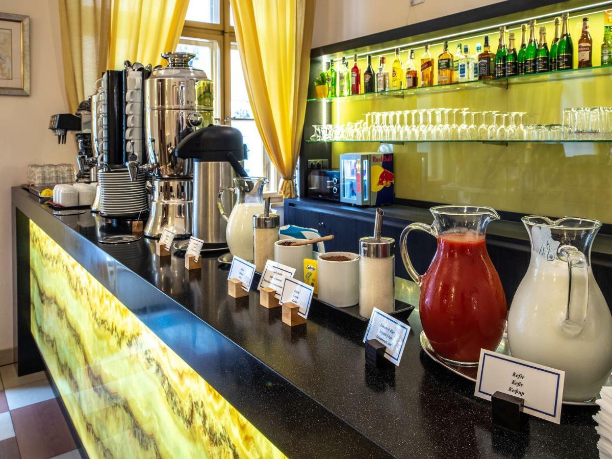 Hotel Ea Embassy 4*