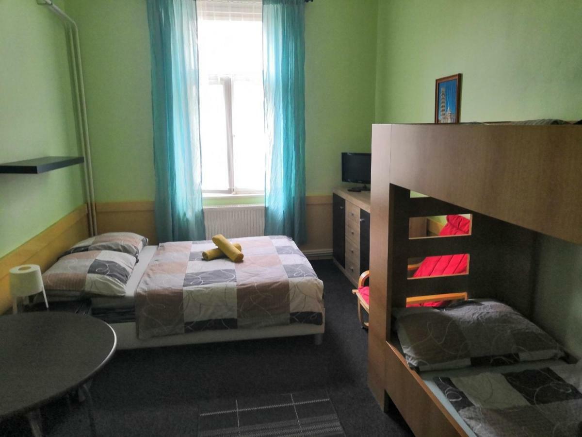 Hostel Damiell *