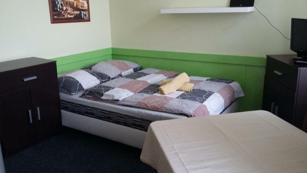 Hostel Damiell *