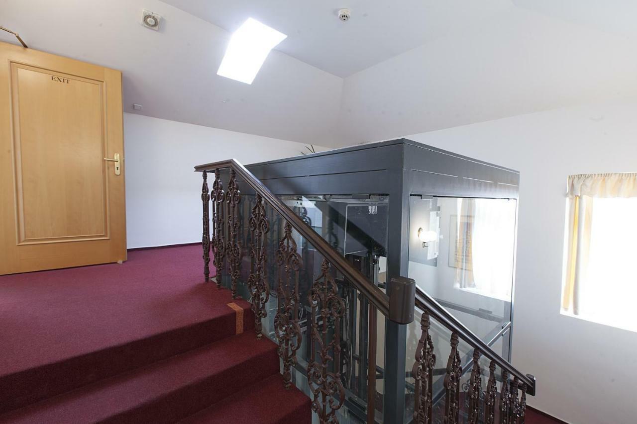 Hotel Atos 3*