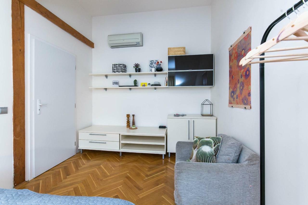 Art Ii Apartment Prague