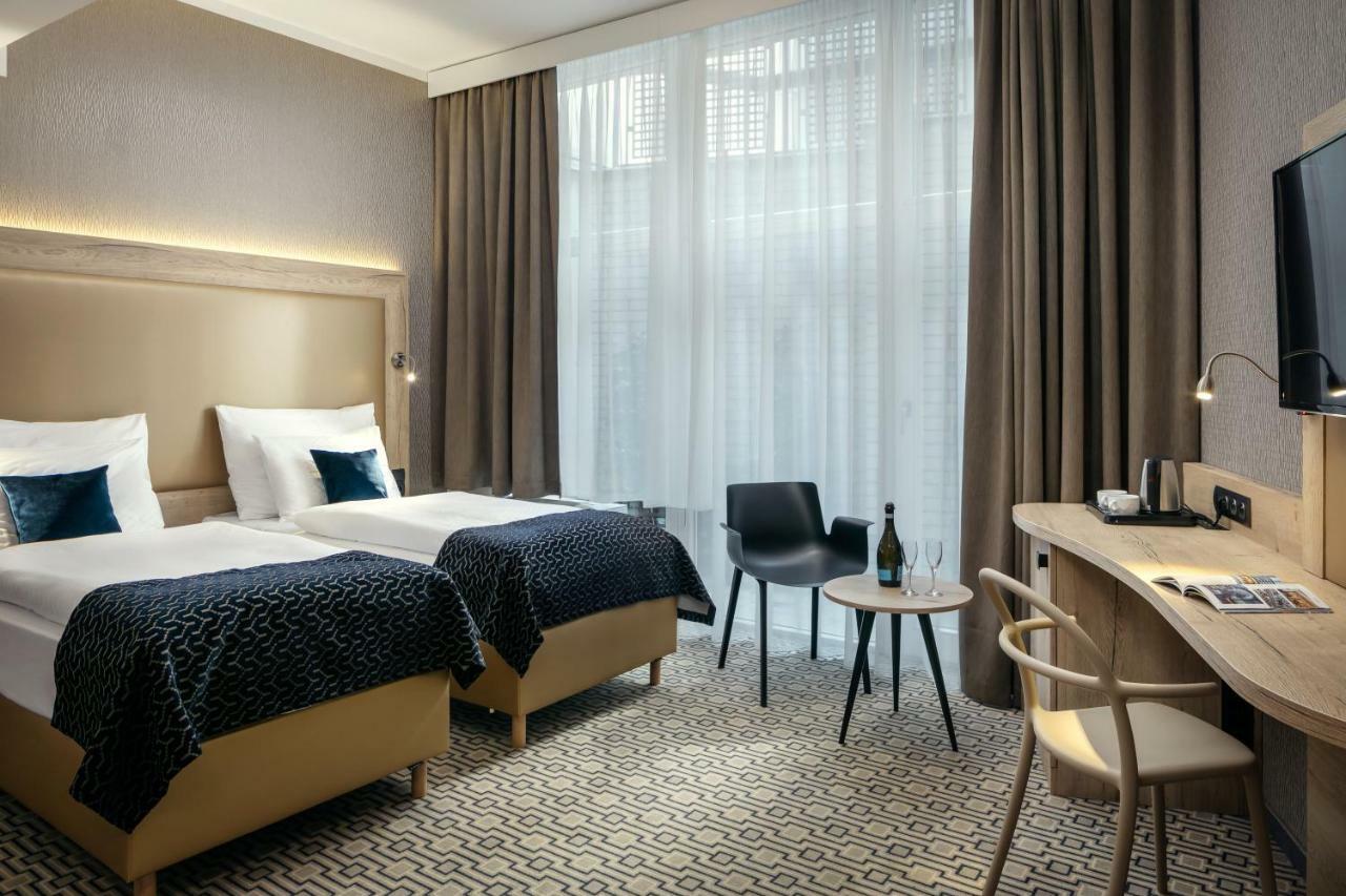Astoria 4*